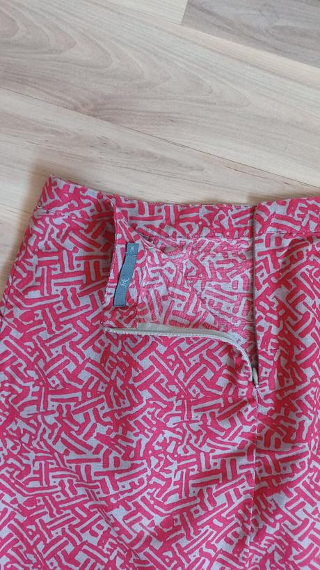 Vzorovaná sukňa s vreckami, s