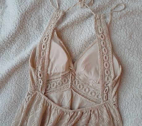 Nádherné dlhé letné šaty s odhaleným chrbtom, 