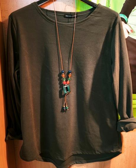 Dámsky top s náhrdelníkom, 40 - xxxl