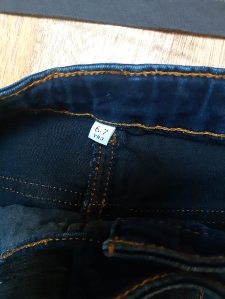 Tricko + sukna, takko,122