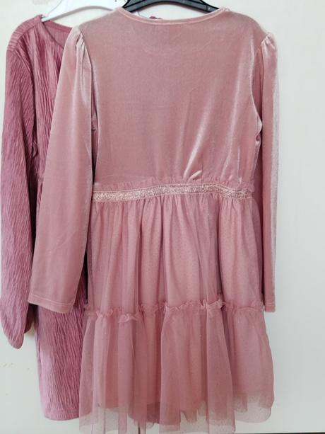 Predám šaty 2 ks v.122 krasné ako nove, sinsay,122