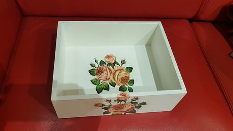 Ozdobne drevena krabicka, 