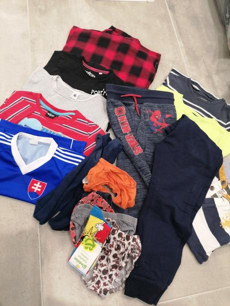 Set chlapčenské tričká a tepláky v. 116, 5-6r, 104–116