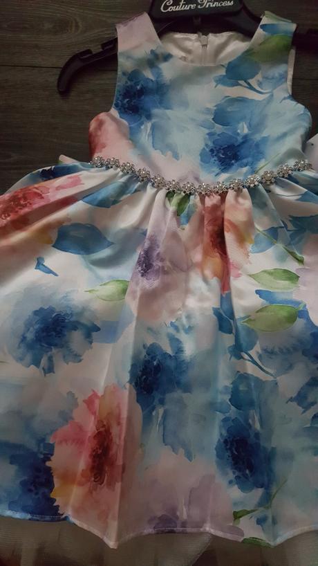 Slavnostne saty, 110