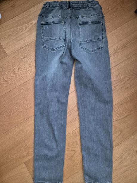 Roztrhané rifle, reserved,170