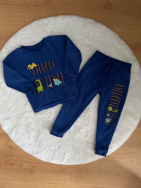 Tepláková súprava, 104