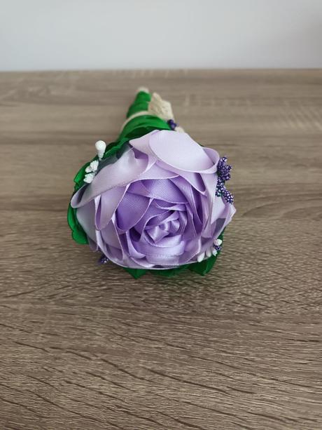 Fialová ružička ručne šitá,
