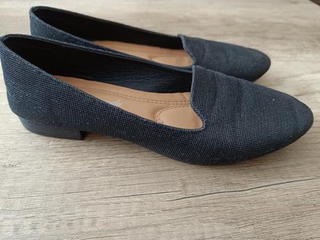 Čierne balerínky, 37