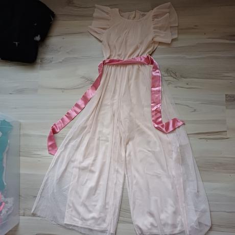 Slávnostný overal, 146