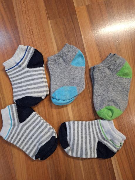 Členkove ponožky, 98