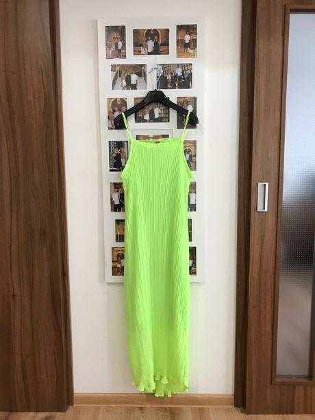 Neónovo- zelené šaty,