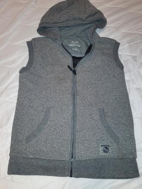 Úžasná vesta 128, tesco,128