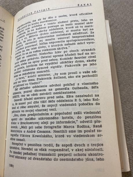 Krásna kniha šakal frederick forsyth, 