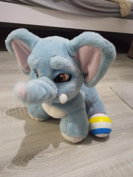 Interaktívna hračka slon, 