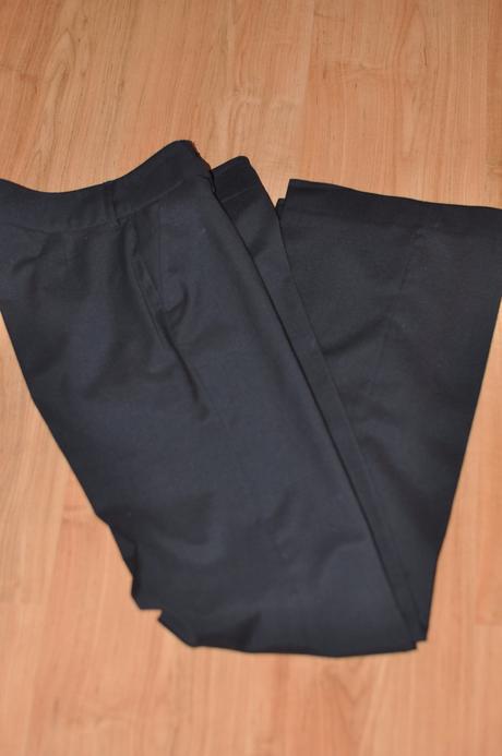 Nohavicovy kostym, 40