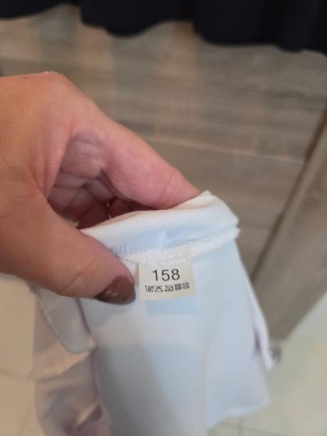 Slávnostné šatky, 158