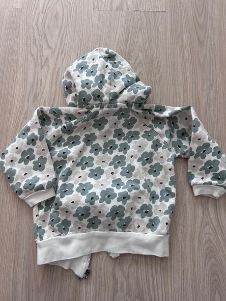 Krasna nova mikina udrzatelna zn. z usa, 98