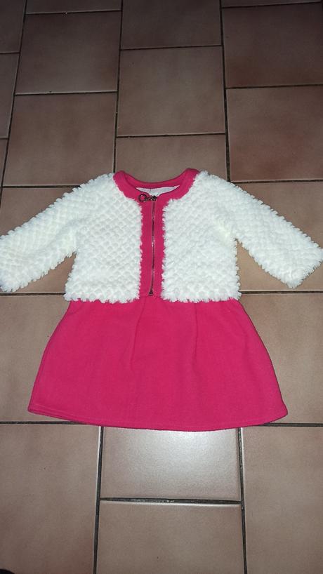 Šaty s legínami a kabátikom, 62