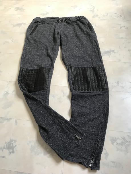 Zaujímavé teplaky, l