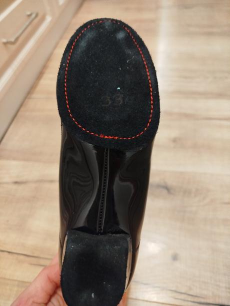 Tanečné topánky, 33