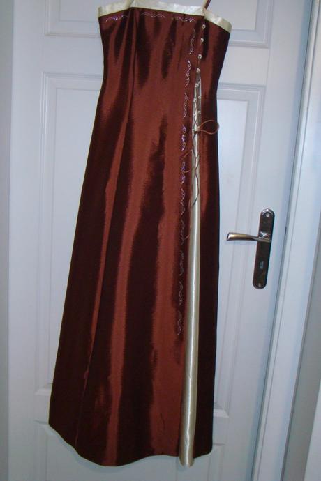 Dlhé plesové šaty, 36