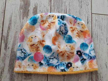 Oteplená čiapka s mačiatkami, 56