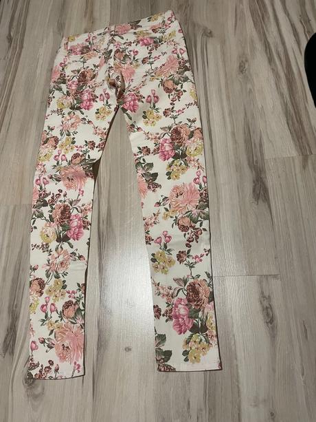 Nohavice s kvetinovým vzorom, m