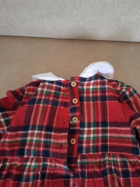 Krásne šaty s pančuškami, f&f,86