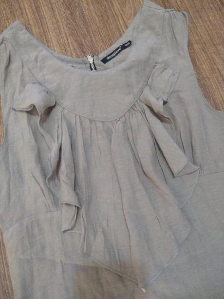 Khaki topik, atmosphere,m