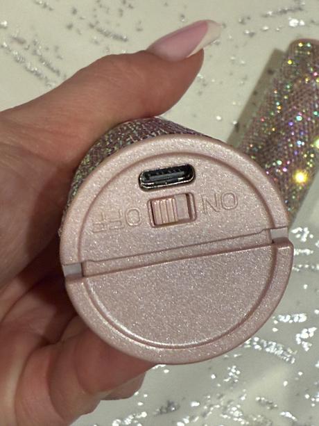 Nabíjatelna žehlička na vlasy, 