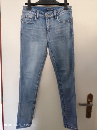 Toxik-skinny rifle, 38