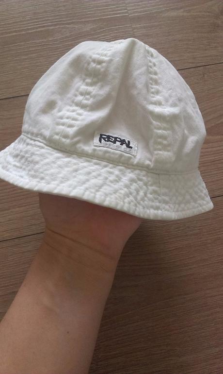 Kvalitný klobúčik, 74