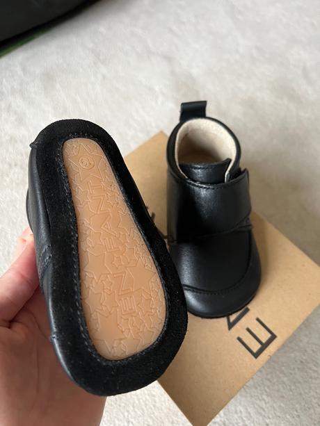 En fant koženné topánočky, en fant,19