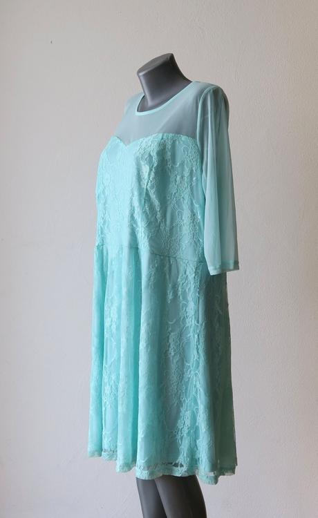 Elegantné tyrkysové čipkované šaty s transparentný, 5xl