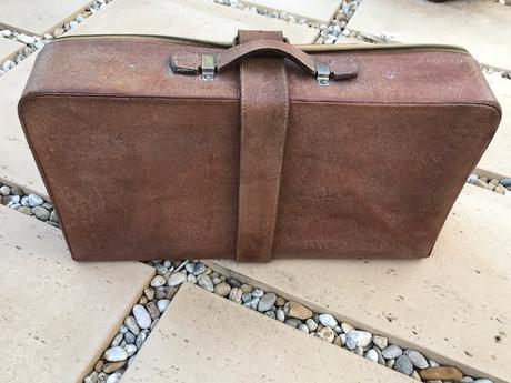 Starý celokožený kufor,