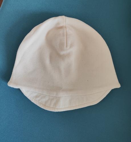 Čiapočka so šiltom, 86