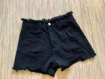 Pekne drane kratasy shein, m