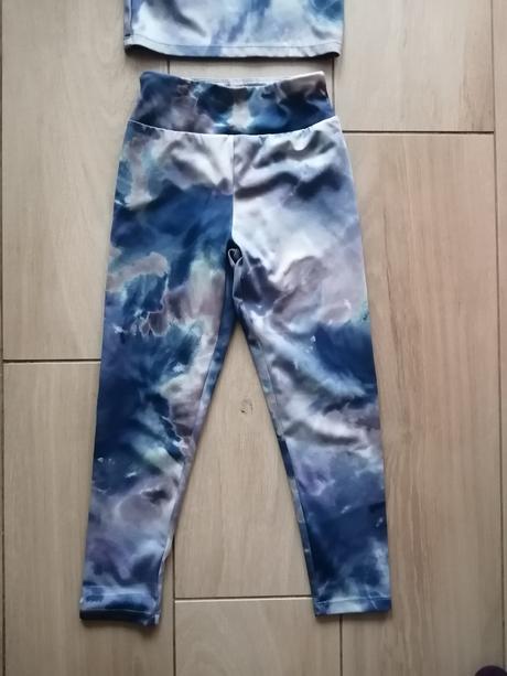 Súprava na cvičenie legíny a crop top, 116