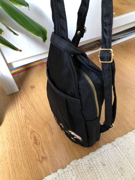 Čierny batoh/ čierny batoh s kvetinkami, zara