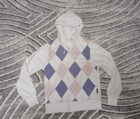 Biela mikina so vzorom, s