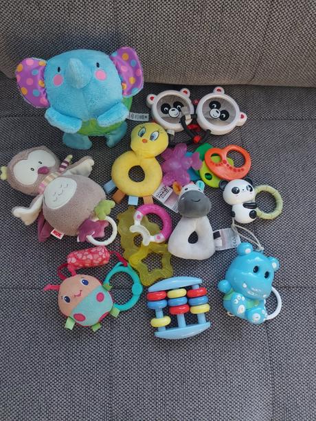 Mix hrkalok/hraciek do 1 r,