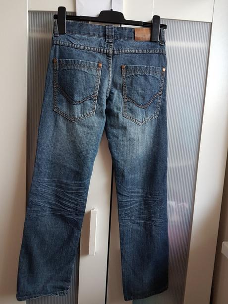 Rifle s takko s gumickou v pase, takko,152