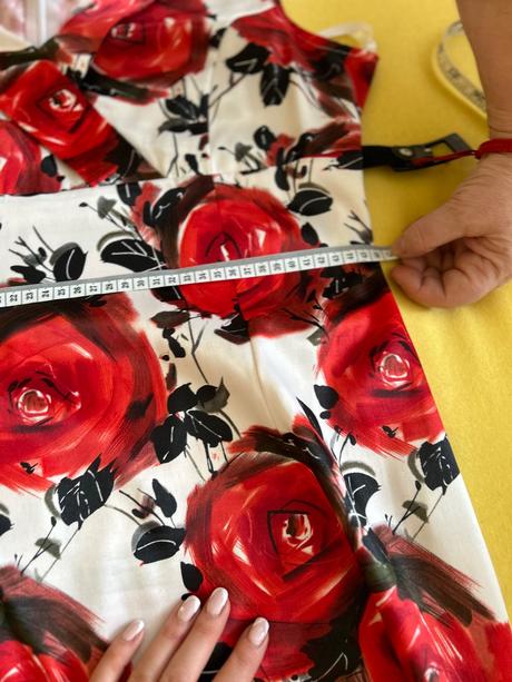 Spoločenské šaty, m