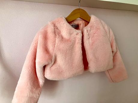 Šaty s kožinkou, 92