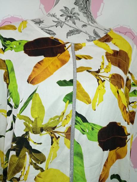 Vzorované šaty, 40