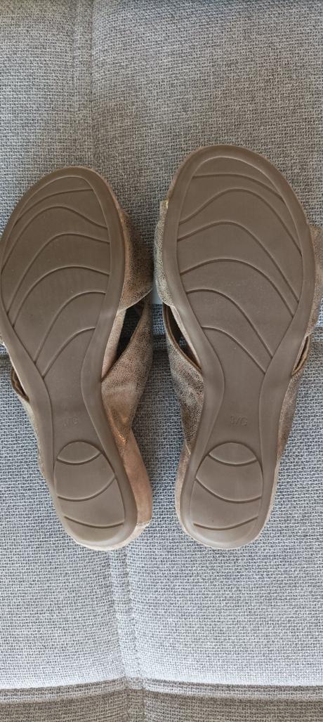 Pohodlné šlapky, 37