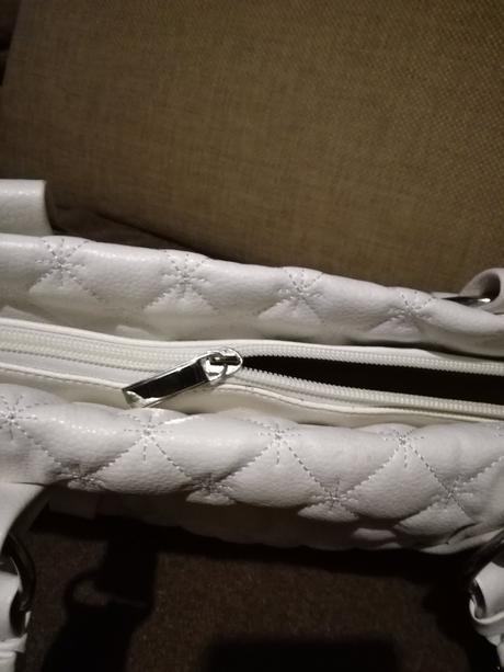 Kožená kabelka + darček,