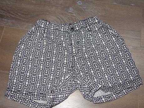 Bielo cierne kratase, h&m,128