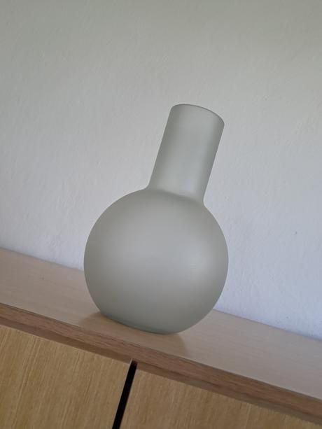 Sklená matná váza 25cm,