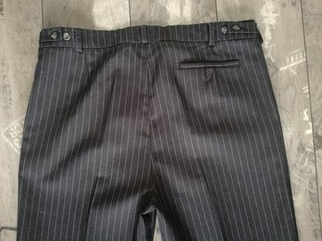 Oblek veľkosť 52, 52